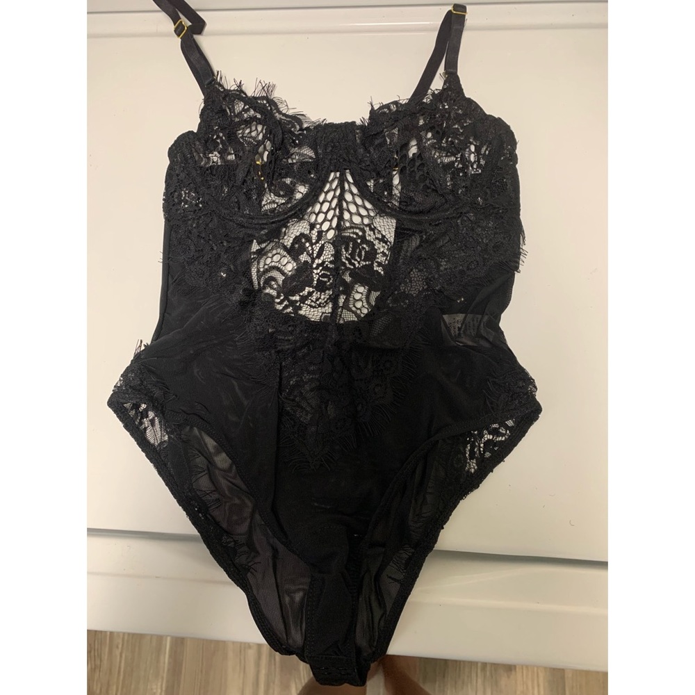 Lace bodysuit
